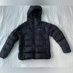 Patagonia - Fitz Roy Insulated Hooded Jacket - Black - Medium Women's - Like New
